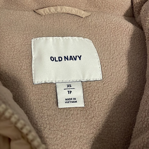 Old Navy Puffer Vest - Picture 3 of 5